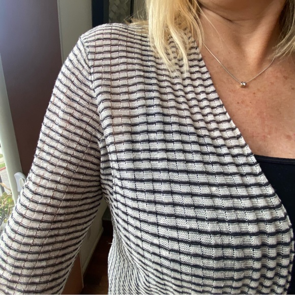 Eileen Fisher Light sweater size Small. Black&White - Picture 6 of 9